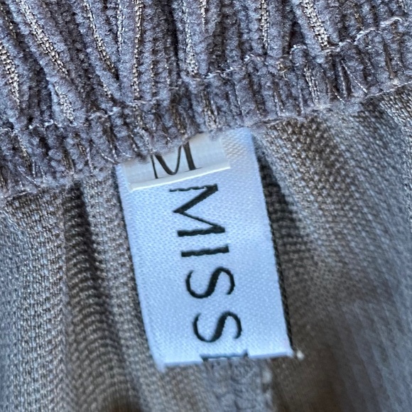 Pants - Picture 3 of 5